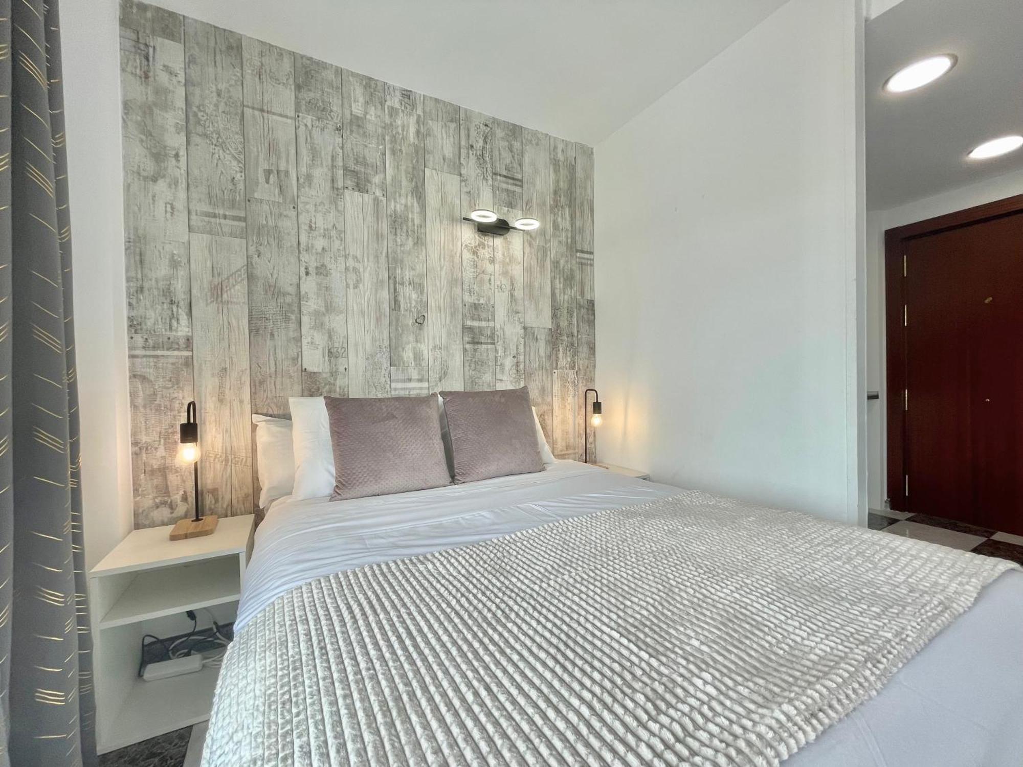 Lafrenchtouch - Coqueto Estudio Terraza Con Vistas Torremolinos Eksteriør billede