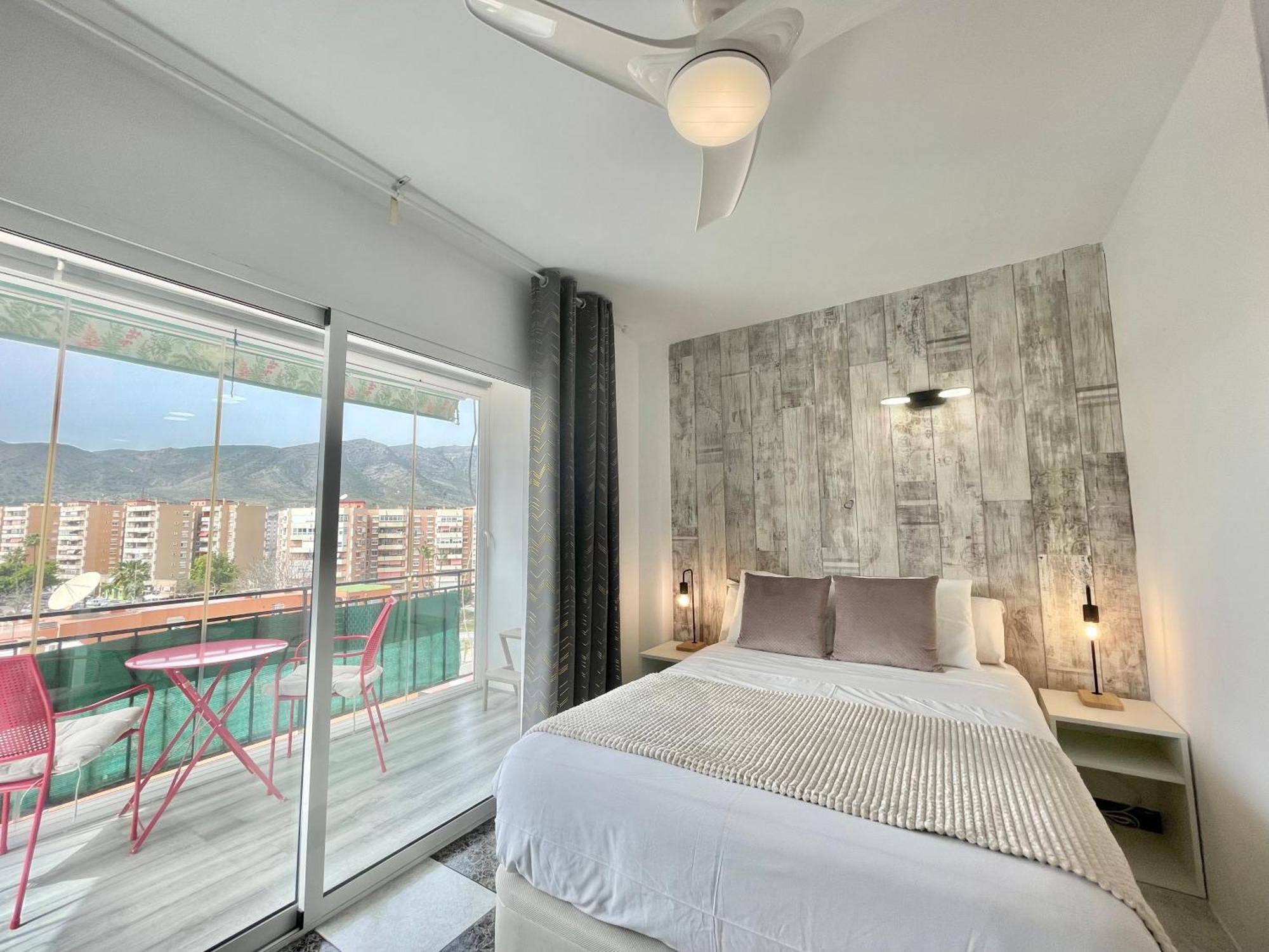 Lafrenchtouch - Coqueto Estudio Terraza Con Vistas Torremolinos Eksteriør billede