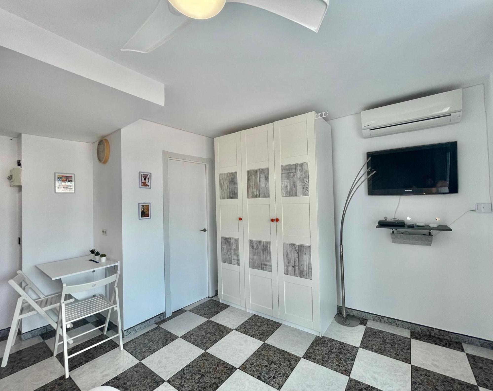 Lafrenchtouch - Coqueto Estudio Terraza Con Vistas Torremolinos Eksteriør billede